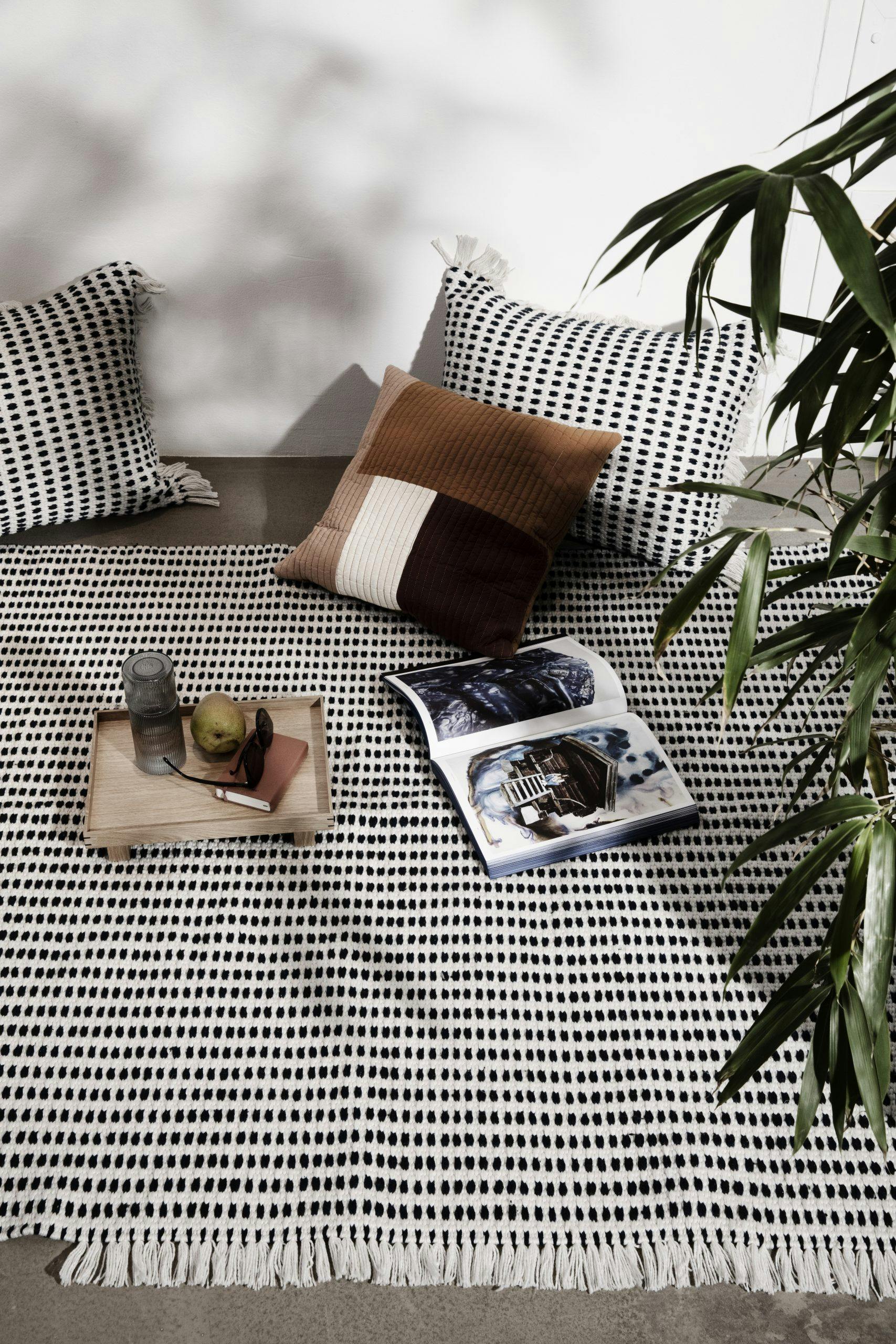 Uteteppe myker opp terrassen uteteppe i polyester fra Ferm Living